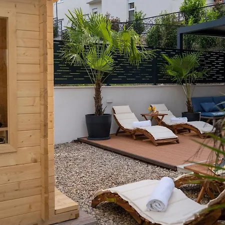 Del Alma Apartment Split